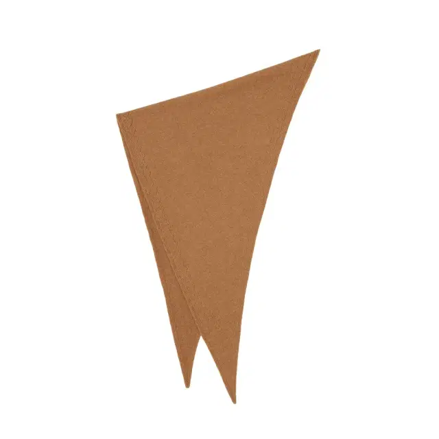The Chloé Iconic triangular scarf in wool The Chloé Iconic triangular scarf in wool