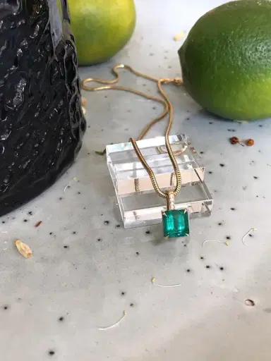 YI COLLECTION Emerald and Diamond Supreme Bar Necklace | Thumbnail 2 YI COLLECTION Emerald and Diamond Supreme Bar Necklace | Thumbnail 2