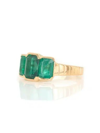 YI COLLECTION Emerald Tonal Rhythm Ring | Thumbnail 2 YI COLLECTION Emerald Tonal Rhythm Ring | Thumbnail 2
