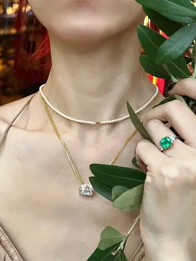 YI COLLECTION Rainbow Moonstone Aurora Necklace | Thumbnail 4 YI COLLECTION Rainbow Moonstone Aurora Necklace | Thumbnail 4
