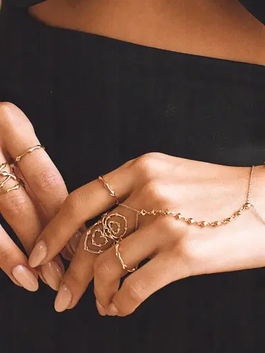 REIGN LA Rani Thorn Hand Chain | Thumbnail 2 REIGN LA Rani Thorn Hand Chain | Thumbnail 2