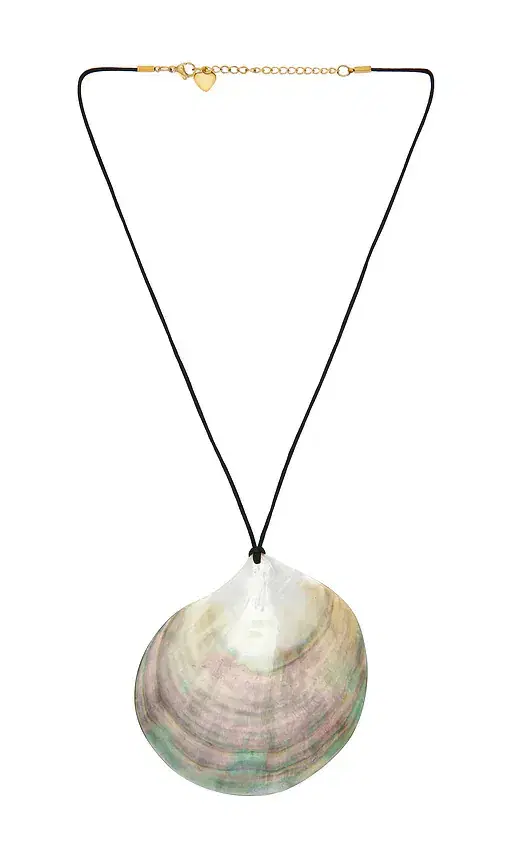 Avery Shell Necklace Avery Shell Necklace