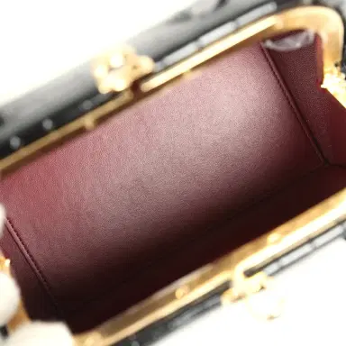 Chanel Chanel Clutch Bag with Leather Straps Black Croc Embossed Calfskin Gold Hardware | Thumbnail 9 Chanel Chanel Clutch Bag with Leather Straps Black Croc Embossed Calfskin Gold Hardware | Thumbnail 9