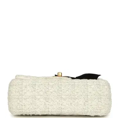 Chanel Chanel Mini CC Rectangular Flap Bag with Top Handle White Tweed Brushed Gold Hardware | Thumbnail 6 Chanel Chanel Mini CC Rectangular Flap Bag with Top Handle White Tweed Brushed Gold Hardware | Thumbnail 6