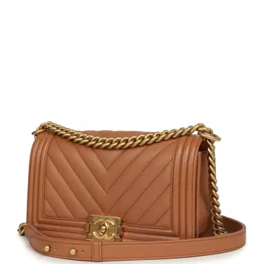 Chanel Pre-owned Chanel Medium Chevron Boy Bag Brown Caviar Antique Gold Hardware | Thumbnail 5 Chanel Pre-owned Chanel Medium Chevron Boy Bag Brown Caviar Antique Gold Hardware | Thumbnail 5