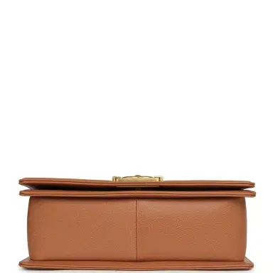 Chanel Pre-owned Chanel Medium Chevron Boy Bag Brown Caviar Antique Gold Hardware | Thumbnail 6 Chanel Pre-owned Chanel Medium Chevron Boy Bag Brown Caviar Antique Gold Hardware | Thumbnail 6