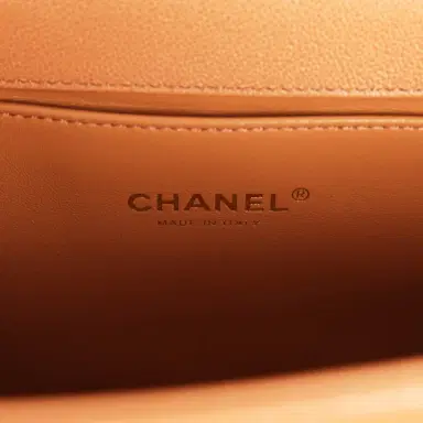 Chanel Pre-owned Chanel Medium Chevron Boy Bag Brown Caviar Antique Gold Hardware | Thumbnail 9 Chanel Pre-owned Chanel Medium Chevron Boy Bag Brown Caviar Antique Gold Hardware | Thumbnail 9
