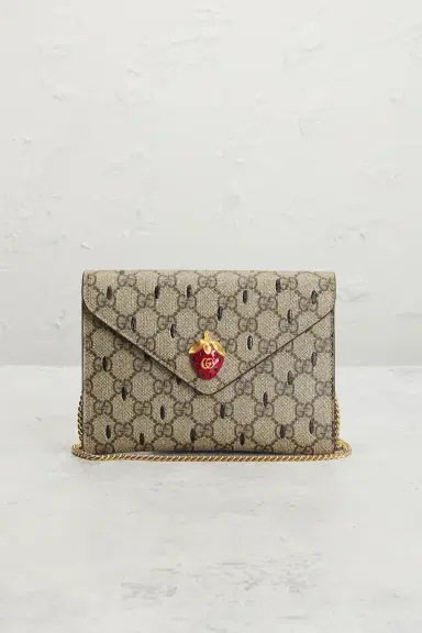 FWRD Renew Gucci Mini Strawberry Wallet On Chain | Thumbnail 2 FWRD Renew Gucci Mini Strawberry Wallet On Chain | Thumbnail 2