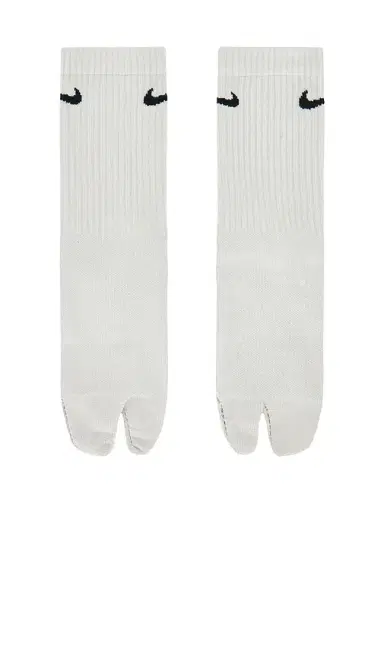 Nike Everyday Plus Lightweight Crew Tabi Sock | Thumbnail 1 Nike Everyday Plus Lightweight Crew Tabi Sock | Thumbnail 1