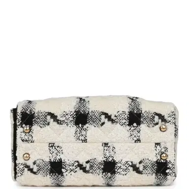 Chanel Chanel Small 25 Hobo Bag White, Black Tweed Gold Hardware | Thumbnail 7 Chanel Chanel Small 25 Hobo Bag White, Black Tweed Gold Hardware | Thumbnail 7