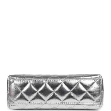 Chanel Chanel Small Kelly Shopper Silver Metallic Calfskin Light Gold Hardware | Thumbnail 6 Chanel Chanel Small Kelly Shopper Silver Metallic Calfskin Light Gold Hardware | Thumbnail 6