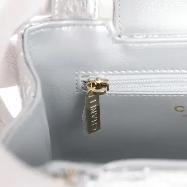 Chanel Chanel Small Kelly Shopper Silver Metallic Calfskin Light Gold Hardware | Thumbnail 10 Chanel Chanel Small Kelly Shopper Silver Metallic Calfskin Light Gold Hardware | Thumbnail 10