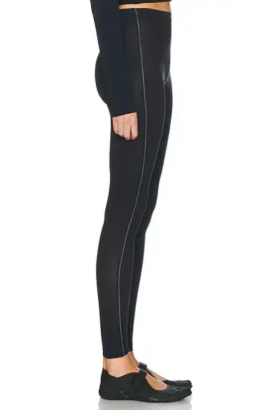 NikeSKIMS Weightless V-Panel Tight | Thumbnail 2 NikeSKIMS Weightless V-Panel Tight | Thumbnail 2