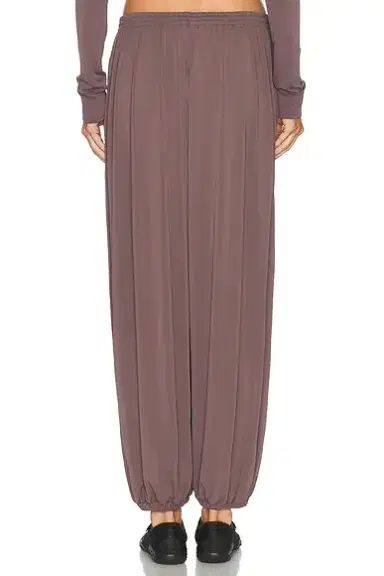 NikeSKIMS Stretch Knit Harem Pant | Thumbnail 5 NikeSKIMS Stretch Knit Harem Pant | Thumbnail 5