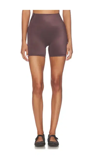 NikeSKIMS Shine Bonded Waist 5 Inch Short | Thumbnail 1 NikeSKIMS Shine Bonded Waist 5 Inch Short | Thumbnail 1