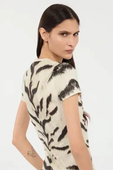 Roberto Cavalli Woman T-Shirt With White Tigresse OGAT X Roberto Cavalli Print | Thumbnail 6 Roberto Cavalli Woman T-Shirt With White Tigresse OGAT X Roberto Cavalli Print | Thumbnail 6