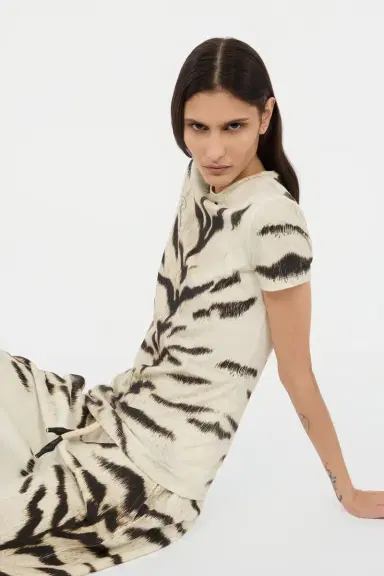 Roberto Cavalli Woman T-Shirt With White Tigresse OGAT X Roberto Cavalli Print | Thumbnail 7 Roberto Cavalli Woman T-Shirt With White Tigresse OGAT X Roberto Cavalli Print | Thumbnail 7