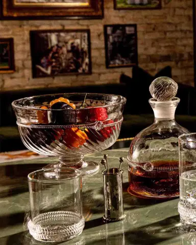 Juliska Graham Whiskey Decanter | Thumbnail 3 Juliska Graham Whiskey Decanter | Thumbnail 3