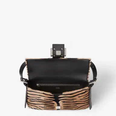 Fendi Baguette 26424 Tiger-print cavallino leather Re Edition bag | Thumbnail 8 Fendi Baguette 26424 Tiger-print cavallino leather Re Edition bag | Thumbnail 8