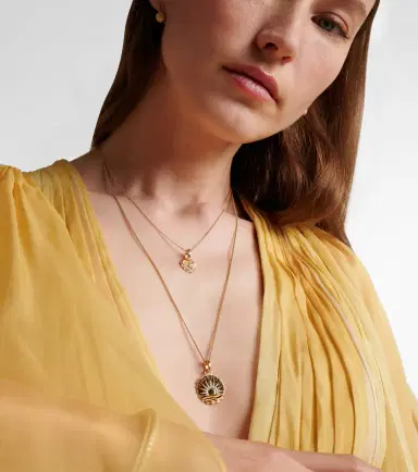 Foundrae Heart Love Token Mini 18kt gold pendant with diamonds | Thumbnail 3 Foundrae Heart Love Token Mini 18kt gold pendant with diamonds | Thumbnail 3