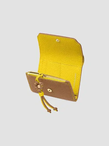 Maison de Sabre Women's Bloom Edition Leather Trifold Wallet - Sandstone Daisy | Thumbnail 2 Maison de Sabre Women's Bloom Edition Leather Trifold Wallet - Sandstone Daisy | Thumbnail 2