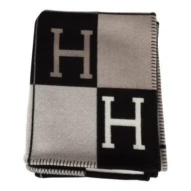 HERMÈS Hermes "Classic Avalon" Ecru and Black Wool Blanket | Thumbnail 1 HERMÈS Hermes "Classic Avalon" Ecru and Black Wool Blanket | Thumbnail 1