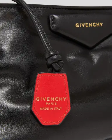 Givenchy Antigona Slouchy Clutch Bag in Leather | Thumbnail 5 Givenchy Antigona Slouchy Clutch Bag in Leather | Thumbnail 5