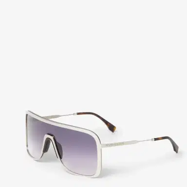 Fendi With their glossy metal mask construction, Eclipse | Thumbnail 2 Fendi With their glossy metal mask construction, Eclipse | Thumbnail 2