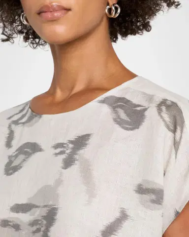 Emporio Armani Boxy Floral-Print Linen Blouse | Thumbnail 5 Emporio Armani Boxy Floral-Print Linen Blouse | Thumbnail 5