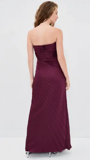 AMUR Joyceann Sweetheart Gown Pinot Noir | Thumbnail 3 AMUR Joyceann Sweetheart Gown Pinot Noir | Thumbnail 3