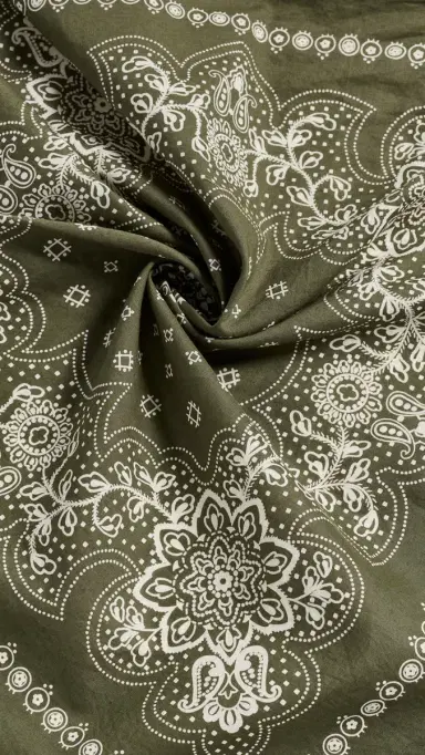 UNIVERSAL WORKS Classic Bandana Olive One Size | Thumbnail 6 UNIVERSAL WORKS Classic Bandana Olive One Size | Thumbnail 6