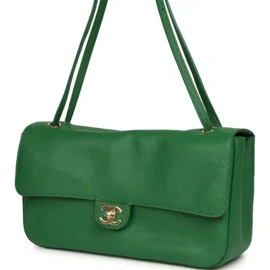 Chanel Chanel Maxi "Souplissimo" Small Flap Bag Green Grained Calfskin Gold Hardware | Thumbnail 5 Chanel Chanel Maxi "Souplissimo" Small Flap Bag Green Grained Calfskin Gold Hardware | Thumbnail 5