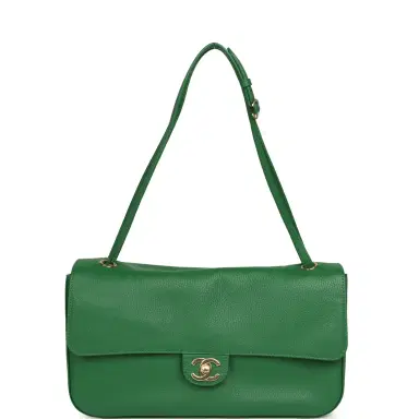 Chanel Chanel Maxi "Souplissimo" Small Flap Bag Green Grained Calfskin Gold Hardware | Thumbnail 7 Chanel Chanel Maxi "Souplissimo" Small Flap Bag Green Grained Calfskin Gold Hardware | Thumbnail 7