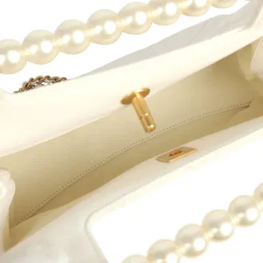 Chanel Chanel Pearl Top Handle Small Shopping Bag White Shiny Lambskin Brushed Gold Hardware | Thumbnail 9 Chanel Chanel Pearl Top Handle Small Shopping Bag White Shiny Lambskin Brushed Gold Hardware | Thumbnail 9