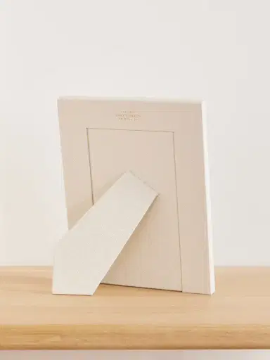 Smythson Panama Textured-leather Picture Frame | Thumbnail 3 Smythson Panama Textured-leather Picture Frame | Thumbnail 3