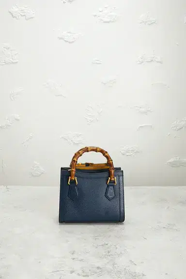 Gucci Diana Handbag | Thumbnail 3 Gucci Diana Handbag | Thumbnail 3