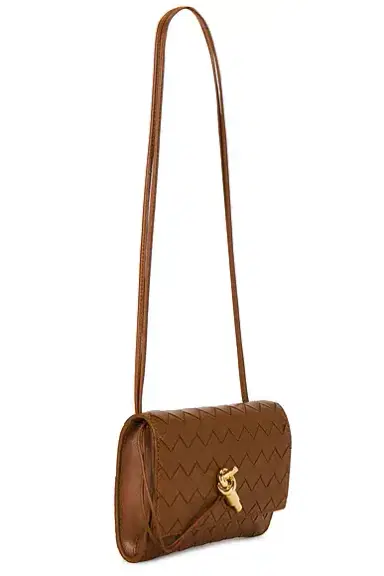 Bottega Veneta Andiamo Slim Pouch On Strap | Thumbnail 4 Bottega Veneta Andiamo Slim Pouch On Strap | Thumbnail 4