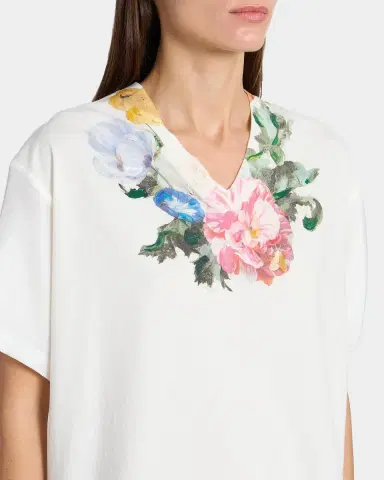 Maison Margiela Floral Cotton V-Neck T-Shirt | Thumbnail 5 Maison Margiela Floral Cotton V-Neck T-Shirt | Thumbnail 5
