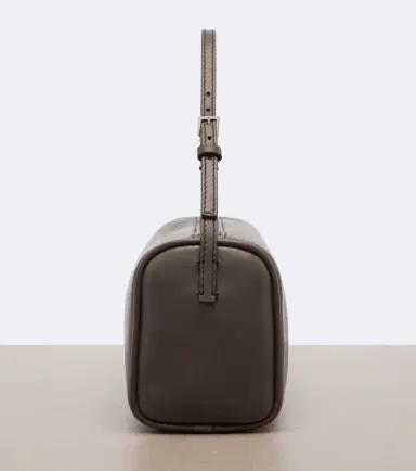 The Row '90s leather shoulder bag | Thumbnail 4 The Row '90s leather shoulder bag | Thumbnail 4