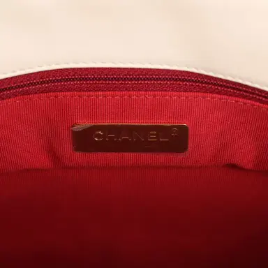 Chanel Chanel Large 19 Flap Bag White Shiny Lambskin Mixed Metal Hardware | Thumbnail 8 Chanel Chanel Large 19 Flap Bag White Shiny Lambskin Mixed Metal Hardware | Thumbnail 8