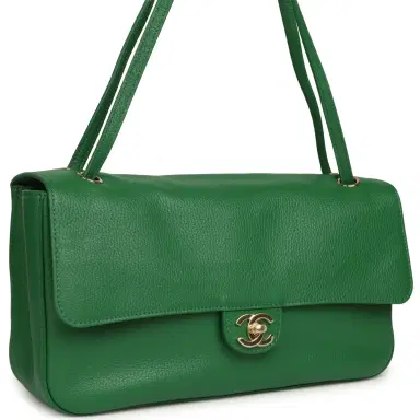 Chanel Chanel Maxi "Souplissimo" Small Flap Bag Green Grained Calfskin Gold Hardware | Thumbnail 2 Chanel Chanel Maxi "Souplissimo" Small Flap Bag Green Grained Calfskin Gold Hardware | Thumbnail 2