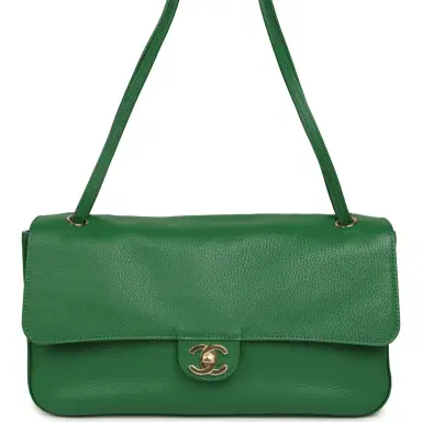 Chanel Chanel Maxi "Souplissimo" Small Flap Bag Green Grained Calfskin Gold Hardware | Thumbnail 1 Chanel Chanel Maxi "Souplissimo" Small Flap Bag Green Grained Calfskin Gold Hardware | Thumbnail 1