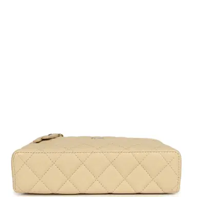 Chanel Chanel Top Handle Long Vanity Case with Chain Beige Shiny Caviar Light Gold Hardware | Thumbnail 6 Chanel Chanel Top Handle Long Vanity Case with Chain Beige Shiny Caviar Light Gold Hardware | Thumbnail 6