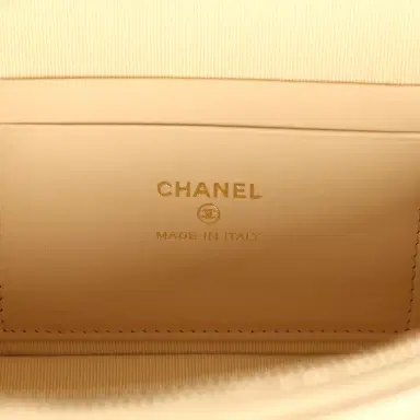 Chanel Chanel Top Handle Long Vanity Case with Chain Beige Shiny Caviar Light Gold Hardware | Thumbnail 9 Chanel Chanel Top Handle Long Vanity Case with Chain Beige Shiny Caviar Light Gold Hardware | Thumbnail 9