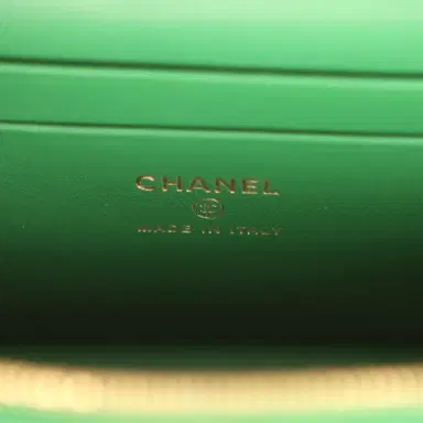 Chanel Chanel Top Handle Long Vanity Case with Chain Green Croc Embossed Calfskin Gold Hardware | Thumbnail 9 Chanel Chanel Top Handle Long Vanity Case with Chain Green Croc Embossed Calfskin Gold Hardware | Thumbnail 9