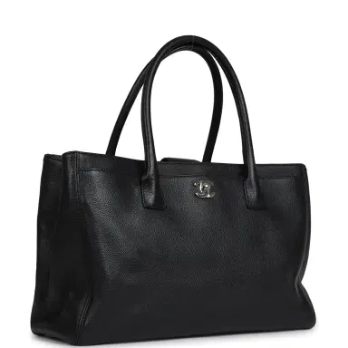Chanel Pre-owned Chanel Large Executive Cerf Tote Bag Black Grained Calfskin Silver Hardware | Thumbnail 2 Chanel Pre-owned Chanel Large Executive Cerf Tote Bag Black Grained Calfskin Silver Hardware | Thumbnail 2