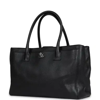 Chanel Pre-owned Chanel Large Executive Cerf Tote Bag Black Grained Calfskin Silver Hardware | Thumbnail 5 Chanel Pre-owned Chanel Large Executive Cerf Tote Bag Black Grained Calfskin Silver Hardware | Thumbnail 5