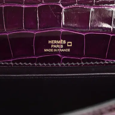 HERMÈS Pre-owned Hermes Kelly Pochette Aubergine Shiny Alligator Mississippiensis Gold Hardware | Thumbnail 7 HERMÈS Pre-owned Hermes Kelly Pochette Aubergine Shiny Alligator Mississippiensis Gold Hardware | Thumbnail 7