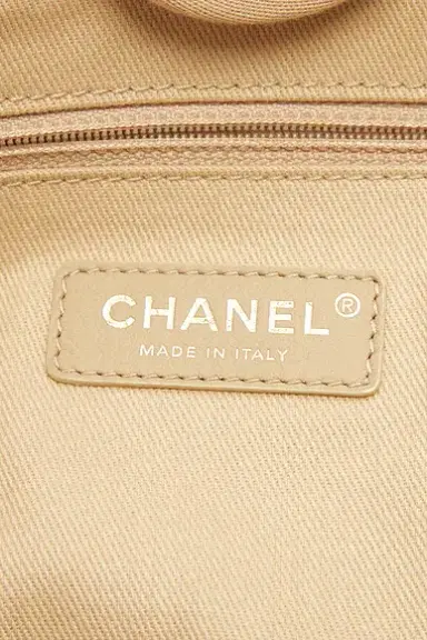 chanel Chanel Small Deauville Tote Bag | Thumbnail 5 chanel Chanel Small Deauville Tote Bag | Thumbnail 5