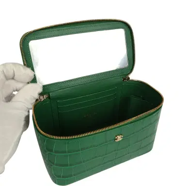 Chanel Chanel Small Top Handle Vanity Case Green Croc Embossed Calfskin Gold Hardware | Thumbnail 8 Chanel Chanel Small Top Handle Vanity Case Green Croc Embossed Calfskin Gold Hardware | Thumbnail 8